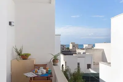 Image de Casa Iona A: A welcoming apartment situated at a short distance from the beach, with Free Wi-Fi.