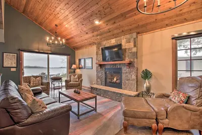 Image de Pelican Lake Retreat w/ Fire Pit, Dock & Grill!