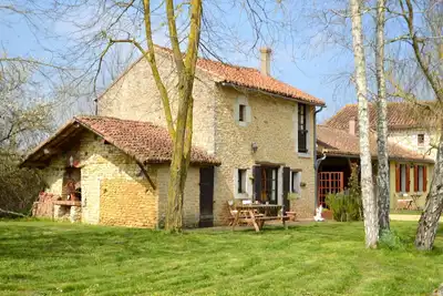 Image de Gîte à Saint-Jean avec terrasse