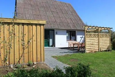 Image de Waterkant - Finnish sauna, terrace, garden furniture, barbecue, e-bike charging station