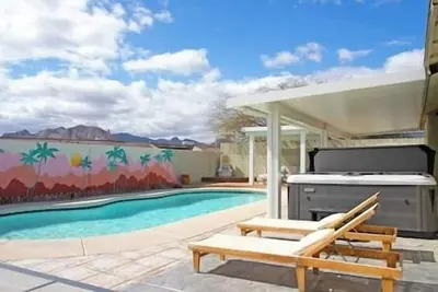 Image de ❤️ Remodeled 3br Pool House w Arcade & Foosball