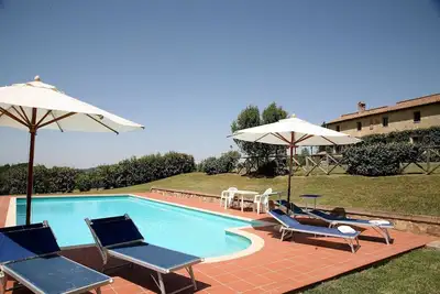 Image de Maison de Campagne à Montoro avec 6 chambres à coucher, 11 couchages