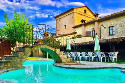 Image de Villa à Città Di Castello avec 10 chambres à coucher, 27 couchages