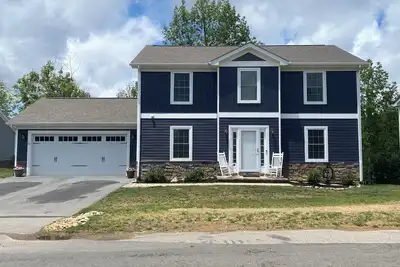 Image de Perfect Family home~ Football, Graduation, Aquatics, Virginia Tech, Radford Univ