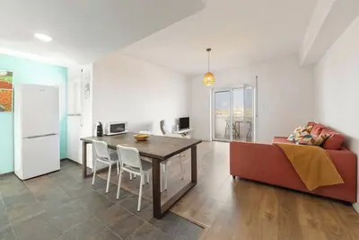 Baleal Breeze - Front Sea View and Surf Breaks