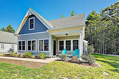 Image de Whale Song Accessible Cottage - Near Beaches w/ Resort-style Pool