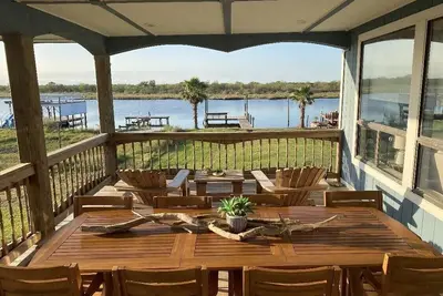 Image de Beautifully renovated family & fisherman's paradise on water- Fish, beach, crab