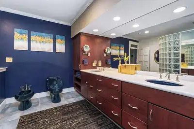 Image de ☆ Luxury Executive Home ♥ of the City + Courtyard