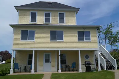 Short Sands View - Spacious Beach Home, Sleeps 18, Easy Walk to Short Sands Beach