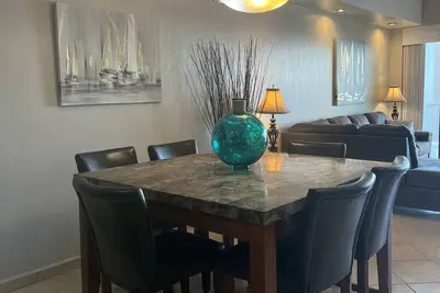 Image de Beautiful Luxury Beachfront 2 Bedroom Condo