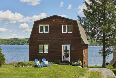 Image de Mint Private Lakefront Skaneateles, 4br/2 Bath w/50ft Lake Frontage w/Dock