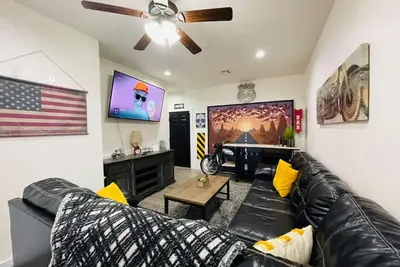 Image de The Hawg House:Motorcycle Themed & Waterfront