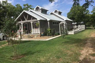 Image de Very unique Home, High end, Most people say the pictures do not due it justice
