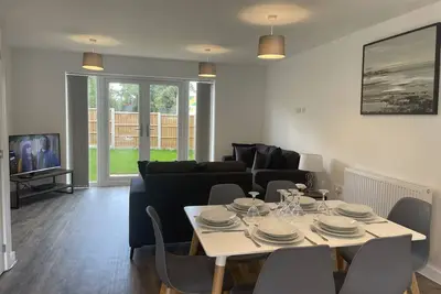 Image de Beautiful 3-Bed House in Derby with Parking