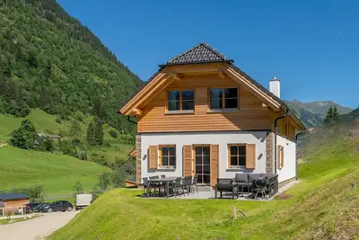Image de Chalet de luxe avec sauna finlandais et jacuzzi