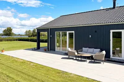 Image de elegant Refuge avec Vue sur le Lac-By Traum
