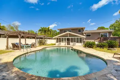 Image de Seminole Home w\/ Private Pool ~ 2 Mi to Beach!
