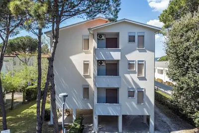 Image de Appartement 'Condominio Trincarino' avec balcon et climatisation