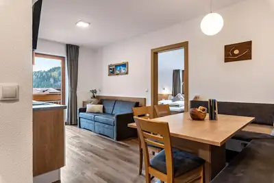 Image de Appartement \"Pramstaller Panorama\" avec vue sur les montagnes, Wi-Fi, balcon et jardin