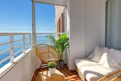 Image de Apt \"Rumoholidays Luxury 3 bedrooms\", vue sur mer, balcon, A/C et Wi-Fi. Animaux admis