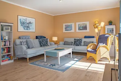 Image de Cozy apartment with south-facing terrace, max. 4 persons, Wlan, washing machine