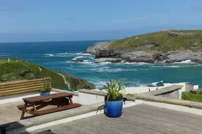 Image de Surfside - a large family home that sleeps 10 guests in 3 bedrooms