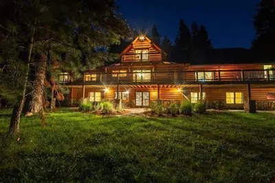 Image de The Riverfront Lodge on the Blackfoot - Private beach!