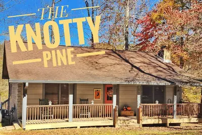 Image de 3 bed/2 bath Cozy Cabin on the Coosawattee River with HotTub & Fireplace