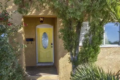 Image de Private Historic UofA bungalow