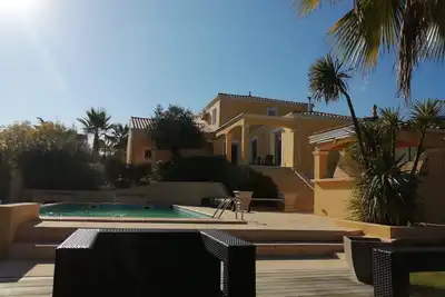 Image de Villa lumineuse - Piscine privée - Proche de Pézenas