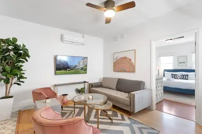 Image de Charleston 1br  Suite - Heart of Charleston!