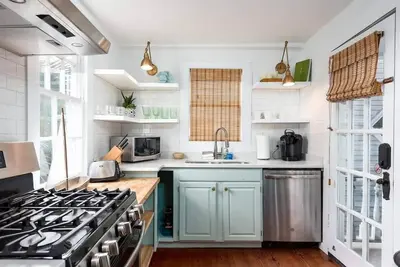 Image de ♚ The Inns ♚ 3 Bed & 2 Bath Gorgeous Unit!