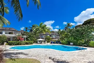 Image de Beach Villa Located On A Small Beachfront Development - Cook Included