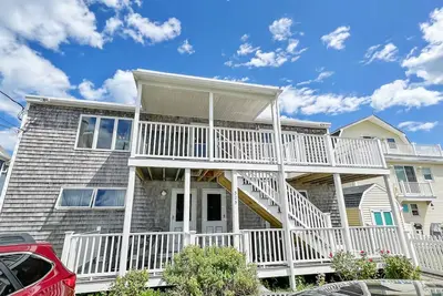 Image de W148 Sandcastle - Wonderful Beachfront/Oceanfront property for a family vacation