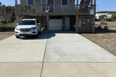Image de After Dune Delight. One Block to the Beach, Rooftop Deck w/Ocean Views!