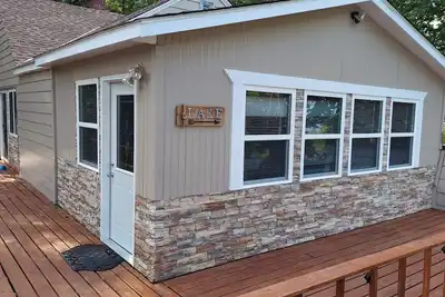 Image de 4 Bedrooms 1. 5 Bath Great Views\nWalking distance to town Bike Trail\nquiet area