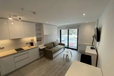 Image de Brand new luxury studio with gym near the beach with balcony