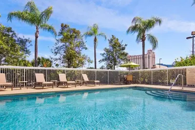 Image de Enjoy Your Family Vacation! 3 Amazing Rooms, Close to SeaWorld Orlando, Pool