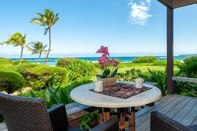 Image de Private and Romantic Seaside Retreat - Just Twelve Steps to the Beach!
