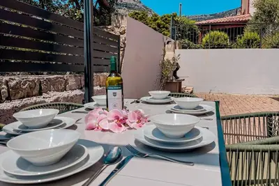 Image de 2br&2ba with Bbq 5 minutes walk from Zlatni rat beach