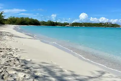 Image de Relaxed Exuma Villa at Hideaways -2 King Bedrooms • Walk to Beach•Pool & Kayaks