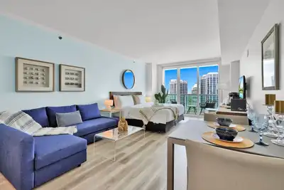 Image de Sf Beautiful Blue & Gold Studio with Ocean View