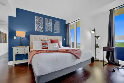 Ocean View 2bd/2Bth @ Hotel In Coconut Grove