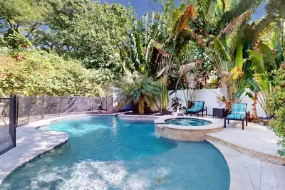 Image de Brand-New Luxury Home w/ Pool Spa, Washer/Dryer, & Gourmet Kitchen