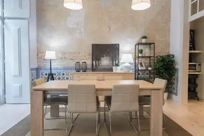 Image de 3 Bedroom Downtown Wonderwall by LovelyStay