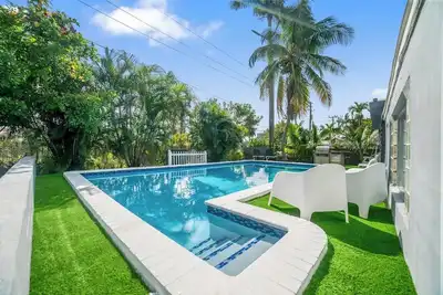 Image de Casa Luna | Tropical Pool | 8 mins to the Beach