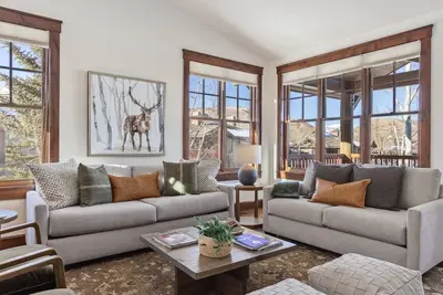 Image de Outpost: Grand View 3230 - Air Conditioning!