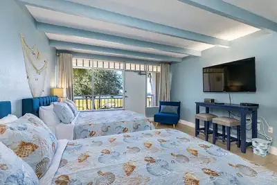 Image de Come stay where the dolphins play! Unit 216