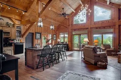 Long Range Mountain Views from Papa Bear Cabin!