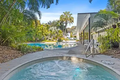 Image de Baden 53 - Rainbow Shores. Ground Floor. Pool.